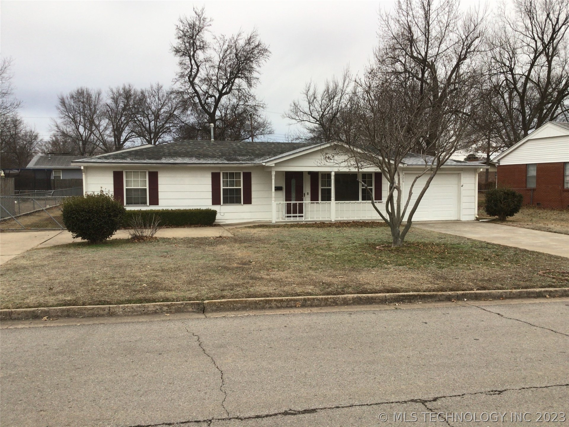 Photo 1 of 14 of 326 SE 7th Place house