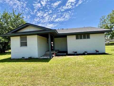 205 NE 1st Street Kingston OK 73439