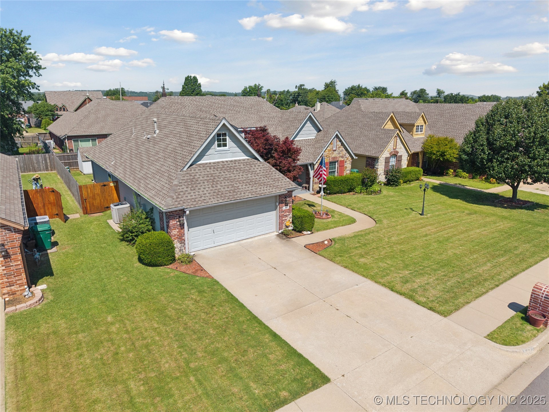 5422 Redbud Drive