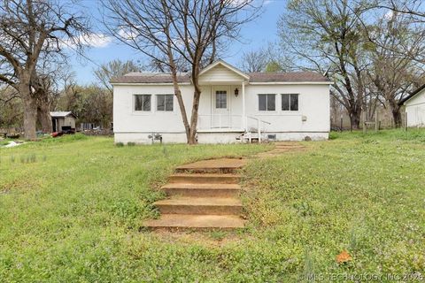 815 N J Street Hugo OK 74743