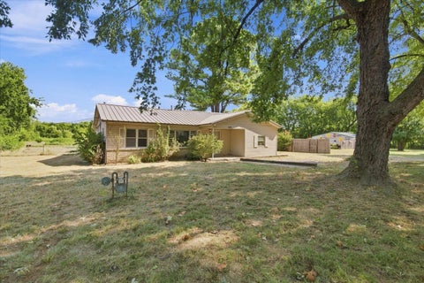Photo of 601 NE 12th Street, Wagoner, OK 74467 (MLS # 2638450)