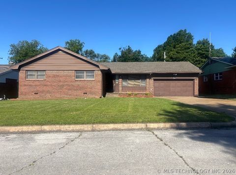 Photo of 2630 S 75th East Avenue, Tulsa, OK 74129 (MLS # 2616076)