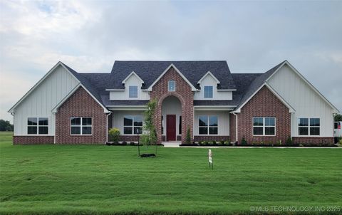 Photo of 31820 E Two Socks Drive, Broken Arrow, OK 74014 (MLS # 2548562)