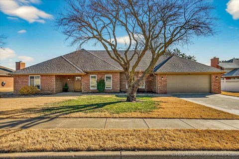 Photo of 2924 Claremont Drive, Bartlesville, OK 74006 (MLS # 2602730)