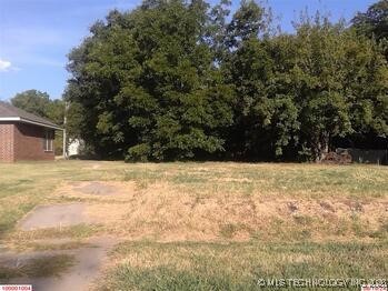 Photo 1 of 2 — 911 NE A Street, Ardmore, OK 73401