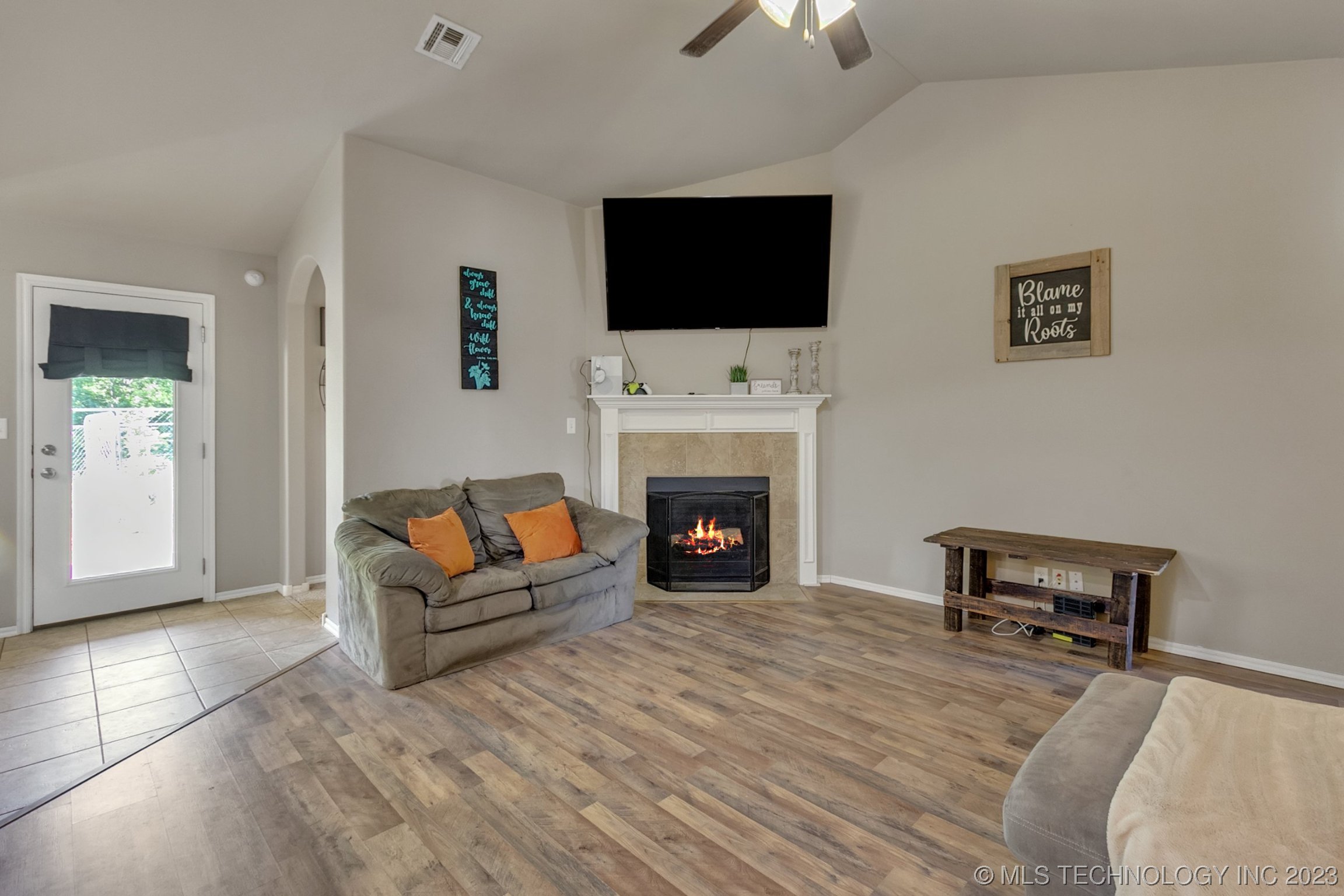 Photo 5 of 27 of 118 W 46th Street house