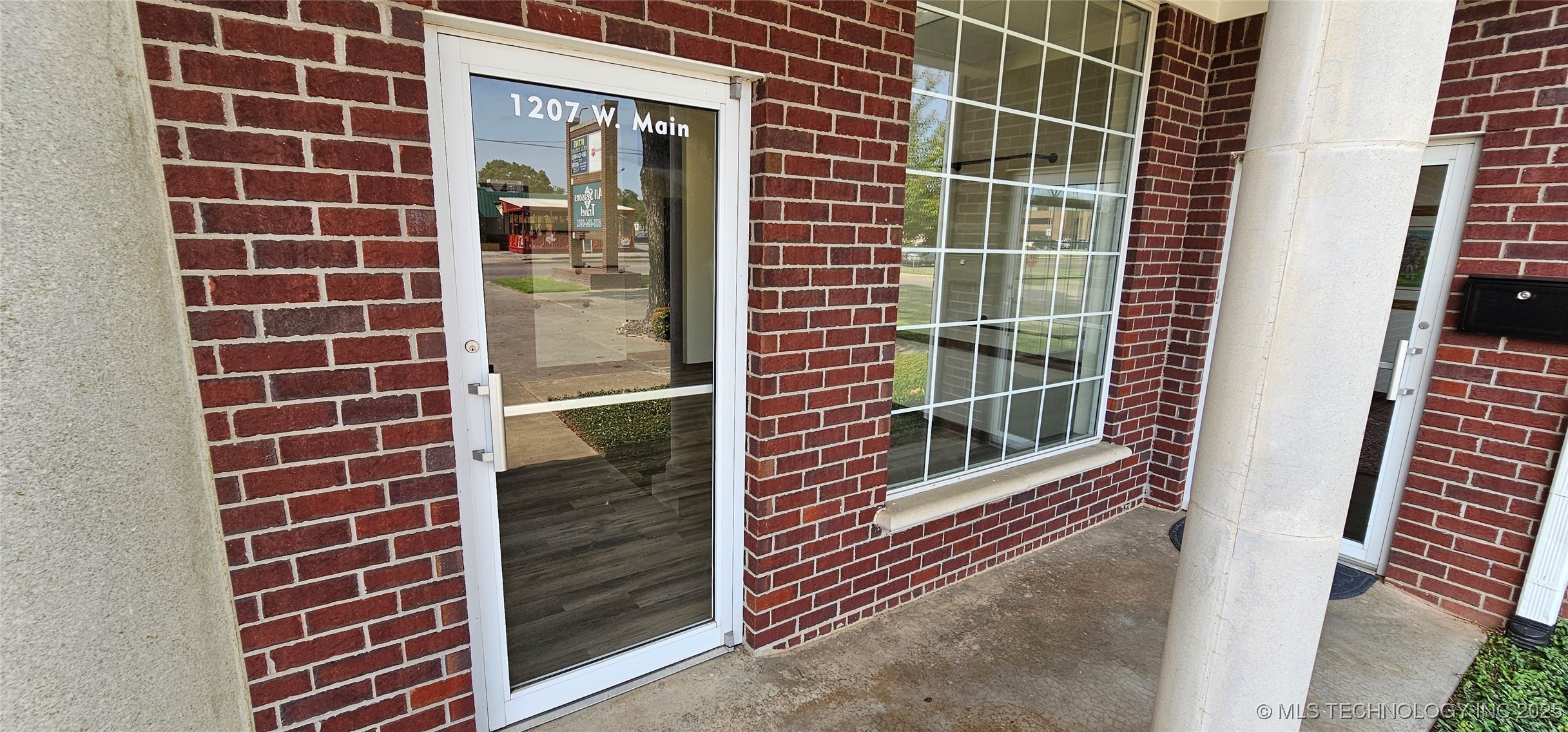 1207 W Main Street
