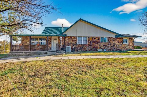 Photo of 402391 W 2400 Road, Bartlesville, OK 74006 (MLS # 2546559)