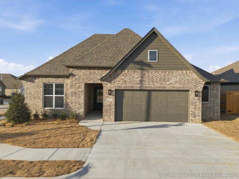 Photo of 1300 N Beech Street, Broken Arrow, OK 74012 (MLS # 2624849)
