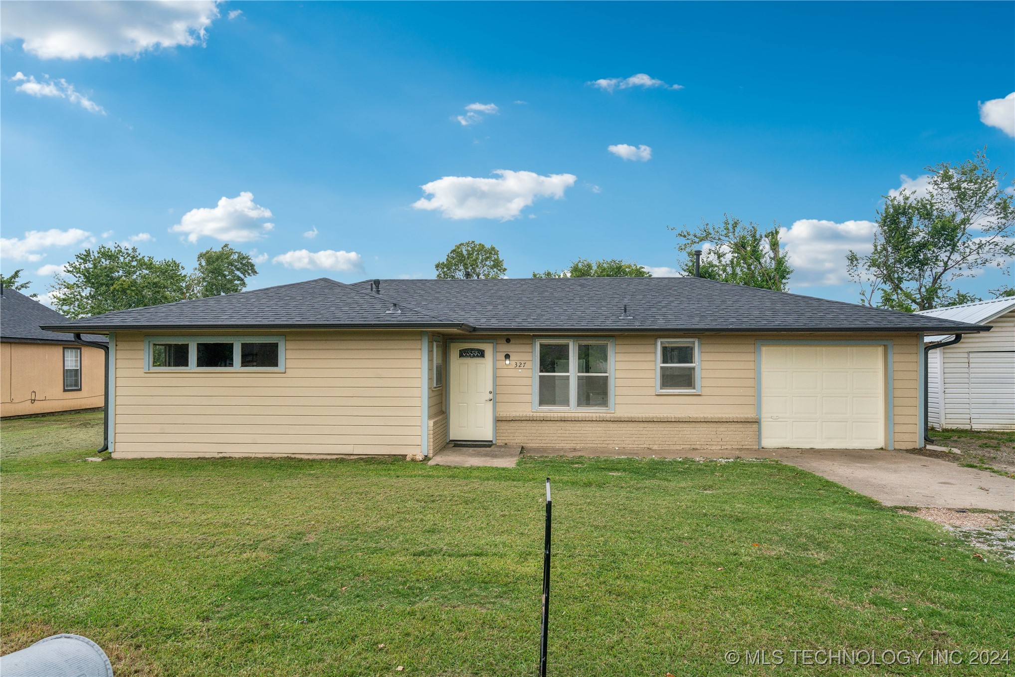 Photo 10 of 53 of 327 S Wewoka Avenue house