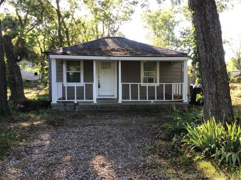 Single Family Residence in Claremore OK 604 Maryland Avenue.jpg