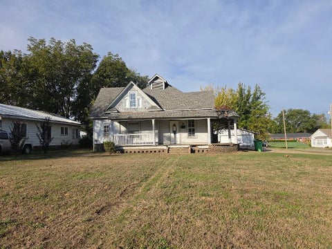 Photo of 501 S 3 Street, Okemah, OK 74859 (MLS # 2638630)