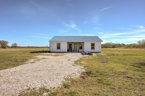 Photo of 2200 N 166th Road, Mounds, OK 74047 (MLS # 2624533)
