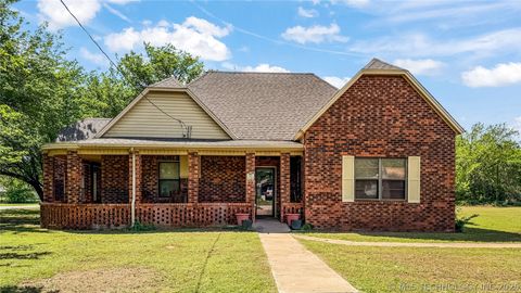Photo of 312 S 4th, Terral, OK 73569 (MLS # 2612925)