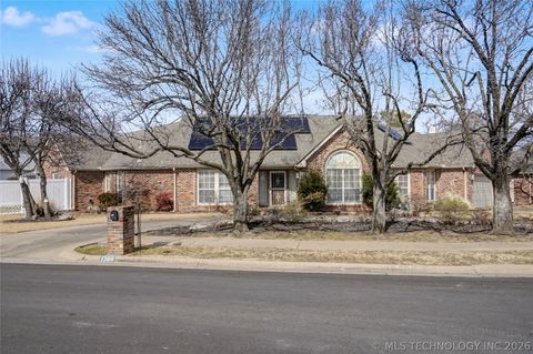 Photo of 1300 E Boise Street, Broken Arrow, OK 74012 (MLS # 2604929)