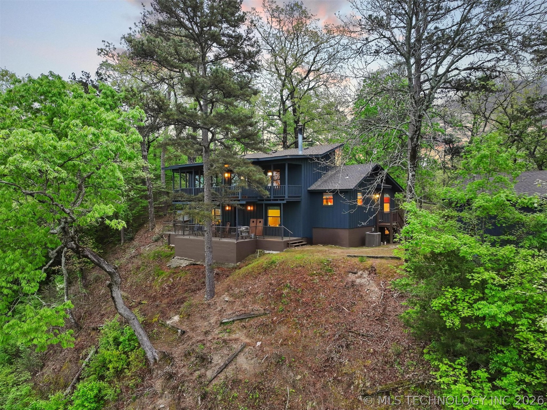 2162 River Ridge