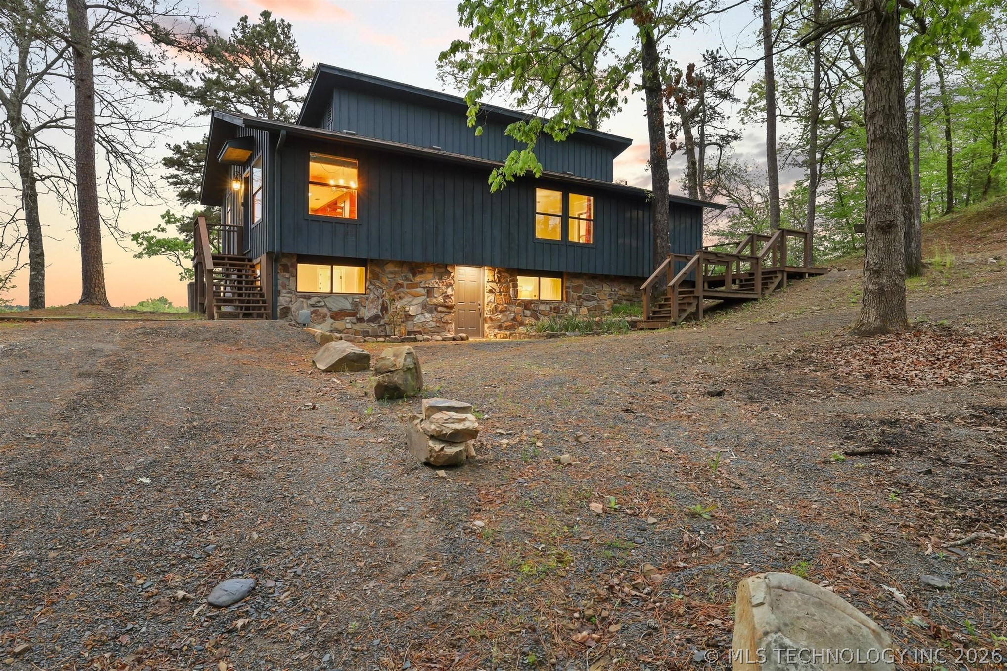 2162 River Ridge