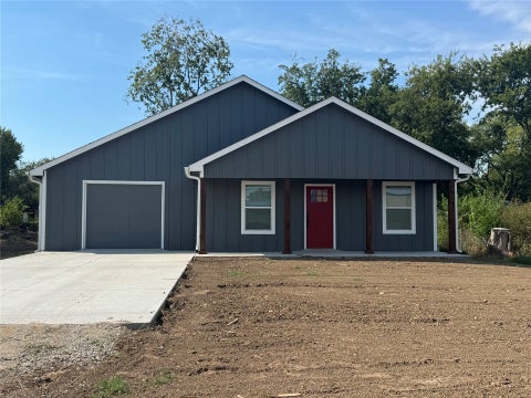 Photo of 511 W Harrison ST, Chouteau, OK 74337 (MLS # 2637148)