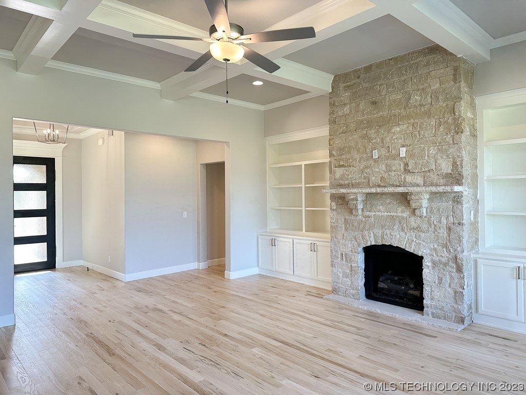 Photo 8 of 23 of 10628 N 81st Place house
