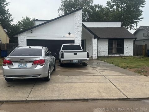 Photo of 3243 S 138th EastAvenue, Tulsa, OK 74134 (MLS # 2625275)