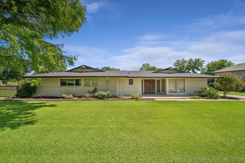 Photo of 1621 Sunrise Lane, Ada, OK 74820 (MLS # 2622039)