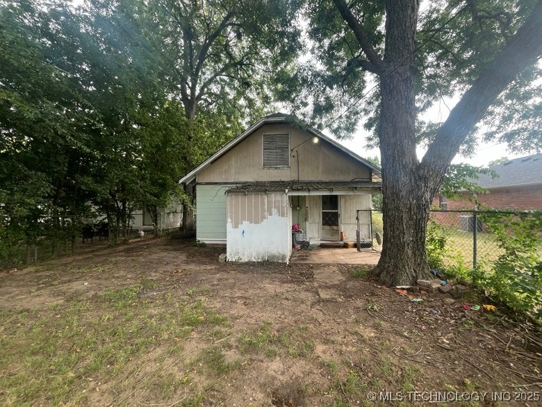 1320 W Liveoak
