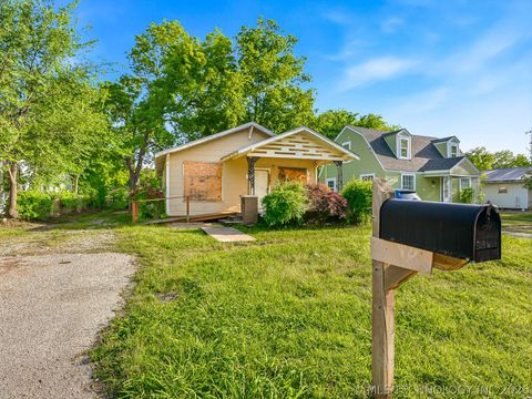 Photo of 319 W 14th ST, Ada, OK 74820 (MLS # 2616925)