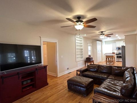 Single Family Residence in Watts OK 462529 Oakball Drive 15.jpg