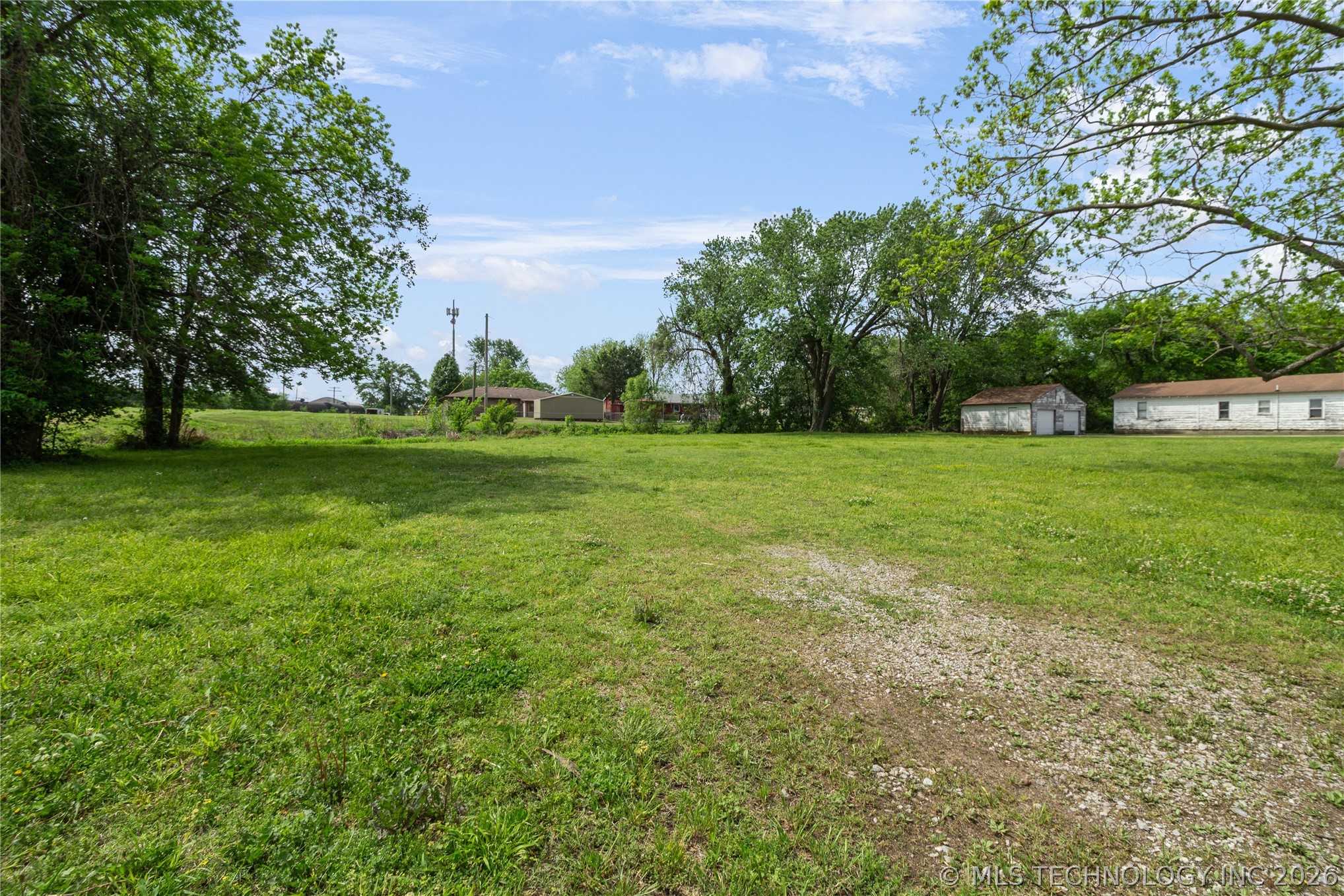 Photo 1 of 3 — 807 W Walnut Street, Collinsville, OK 74021