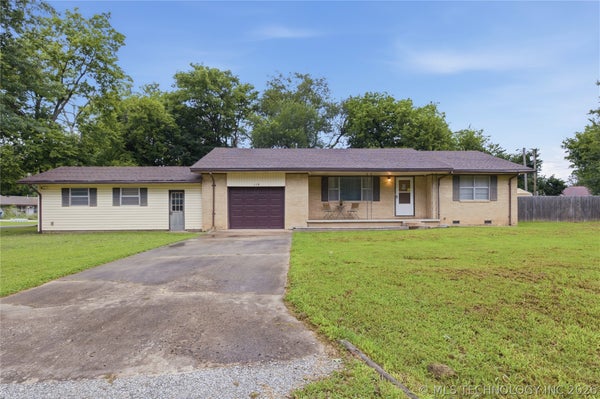 119 W ROSS ST, LOCUST GROVE, OK 74352 - Image 704f0064bae5cfb3d2ff9871d0c5149c/1002216211
