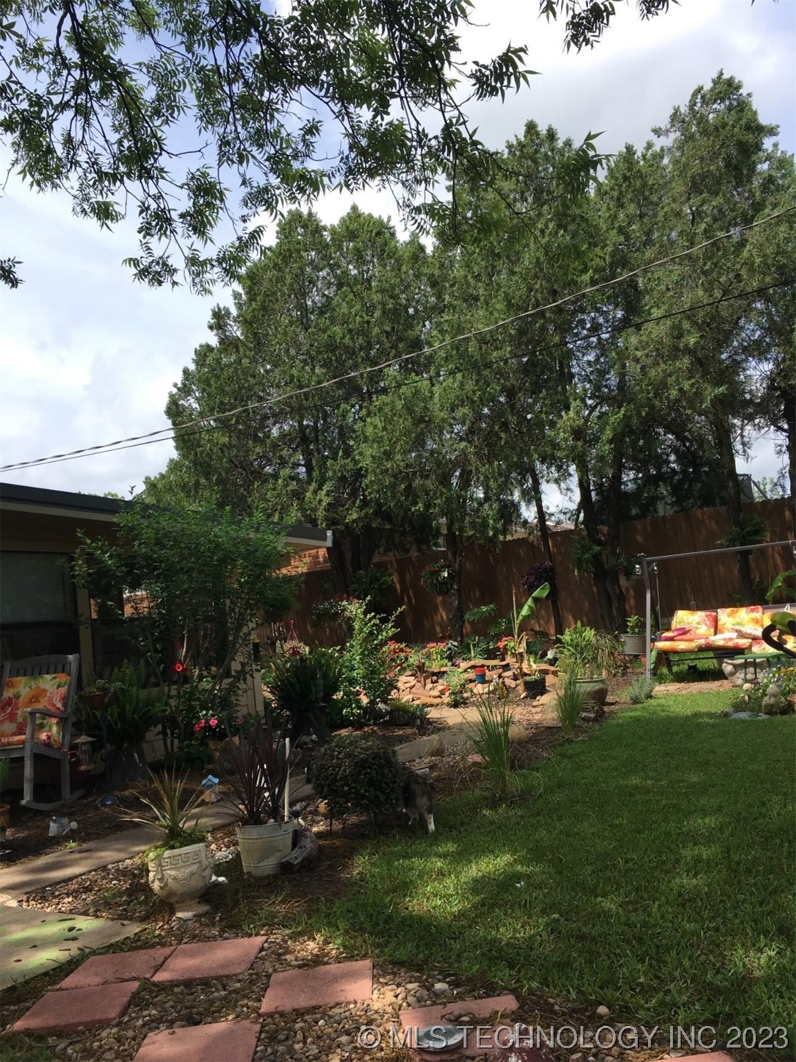 Photo 3 of 24 of 1718 W McAlester house