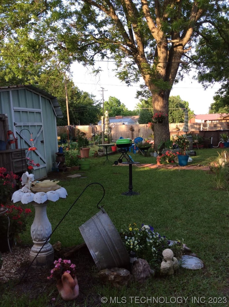 Photo 4 of 24 of 1718 W McAlester house