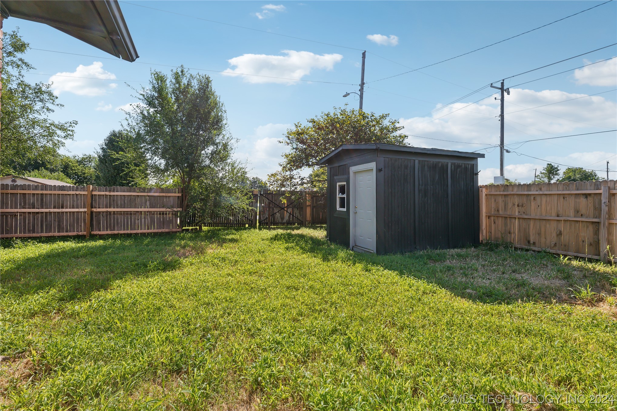 Photo 5 of 20 of 325 Hope Avenue house