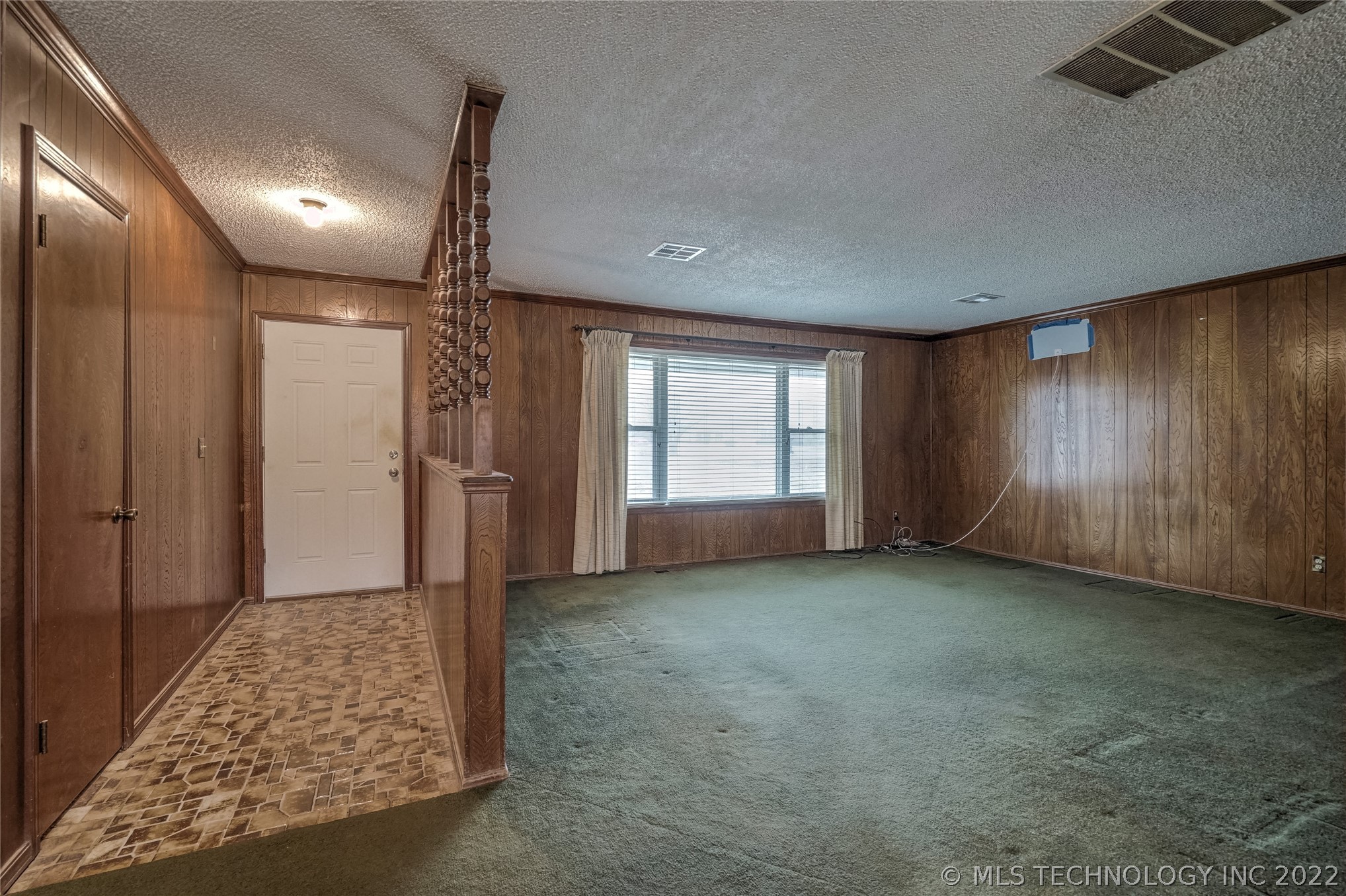 Photo 4 of 28 of 9810 N 165th Avenue house