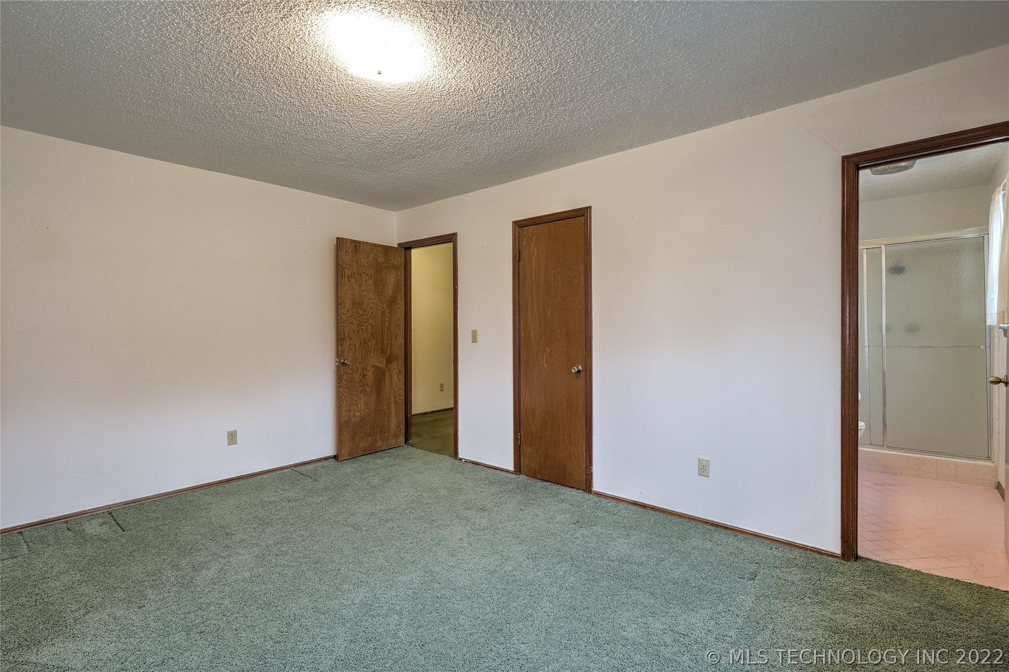 Photo 18 of 28 of 9810 N 165th Avenue house