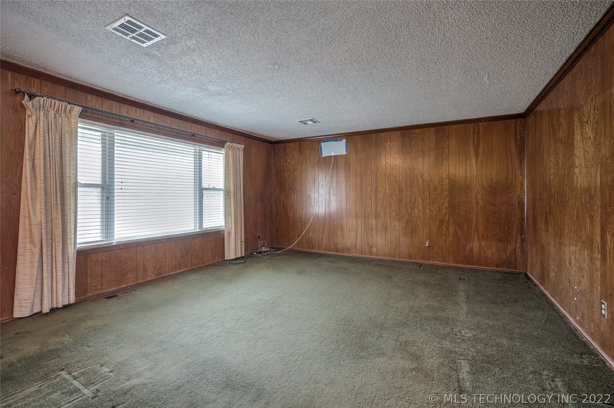 Photo 6 of 28 of 9810 N 165th Avenue house