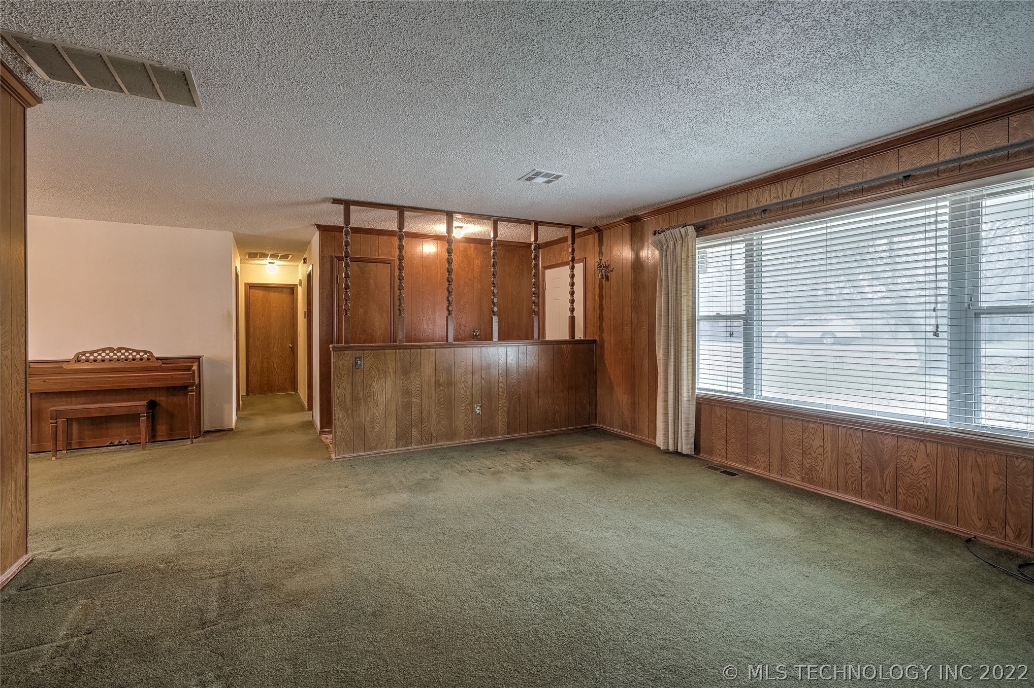 Photo 5 of 28 of 9810 N 165th Avenue house