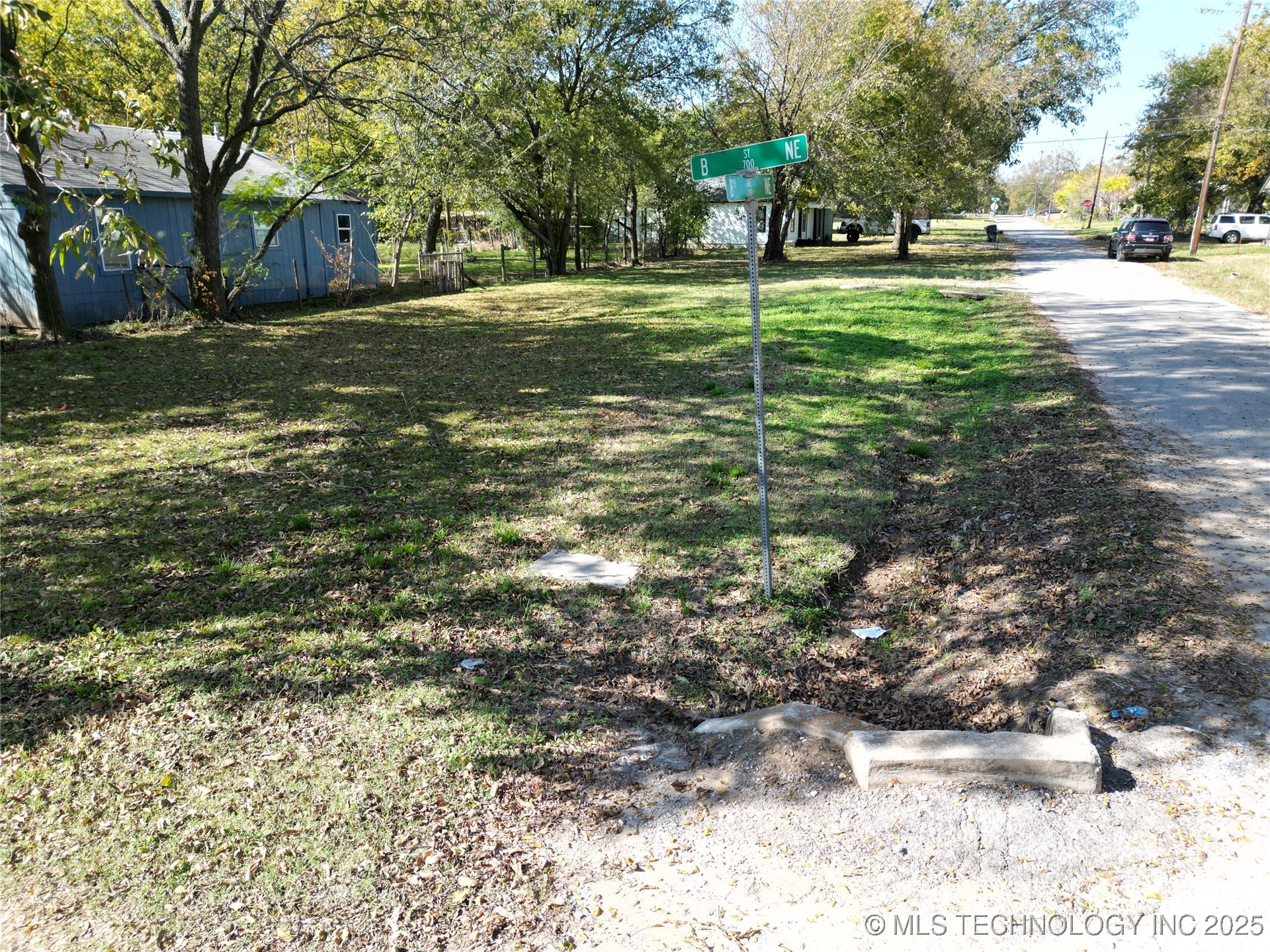 Photo 1 of 7 — 723 B Street NE, Ardmore, OK 73401