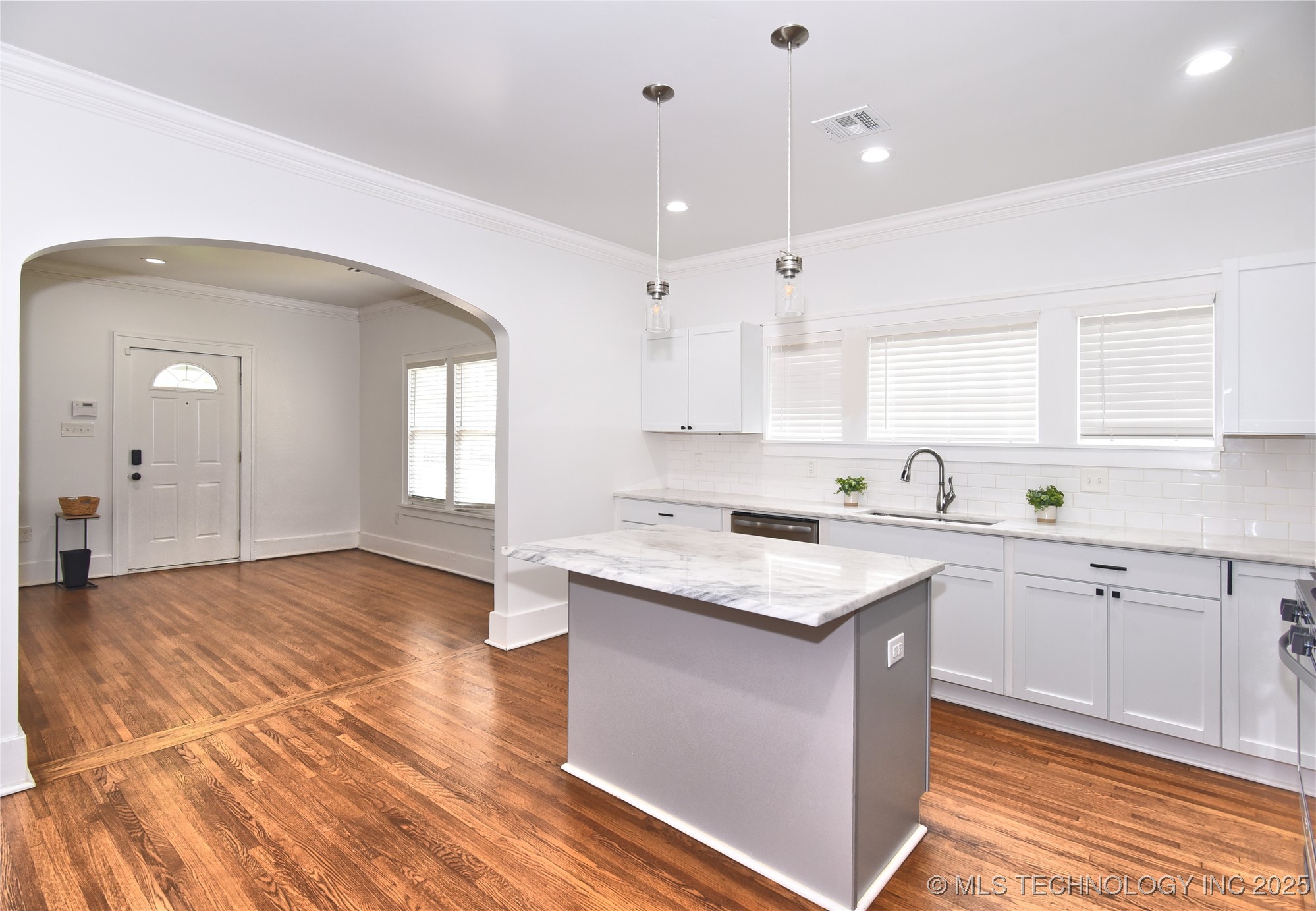 2020 E 14th Street