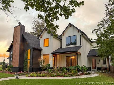 Photo of 523 E College Street, Broken Arrow, OK 74012 (MLS # 2617024)