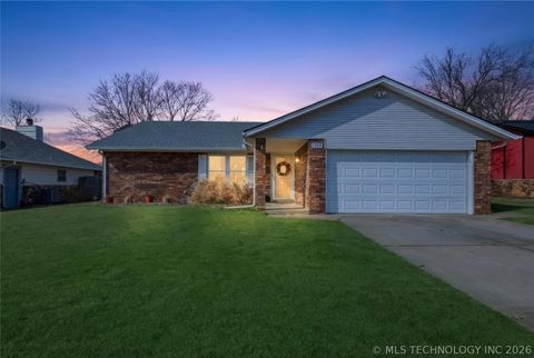 Photo of Broken Arrow, OK 74014 (MLS # 2605137)