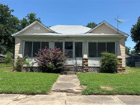 Photo of 615 W 15th Street, Okmulgee, OK 74447 (MLS # 2625190)