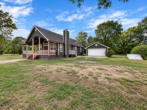 Photo of 702 E 5th ST, Wapanucka, OK 73461 (MLS # 2635978)