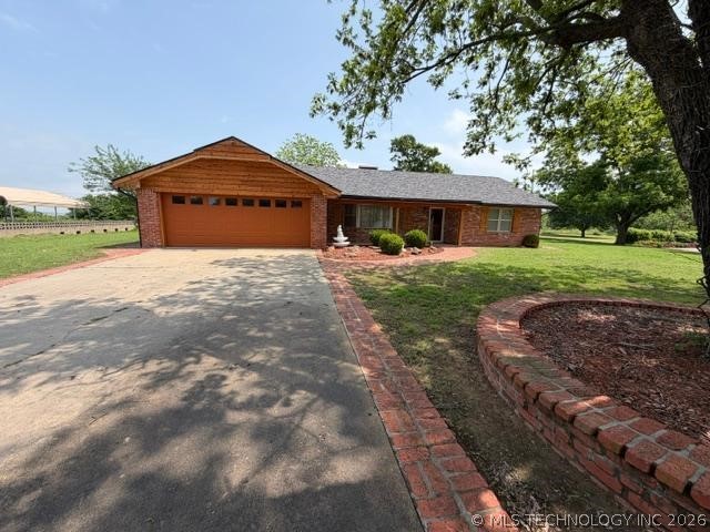 Photo 1 of 34 — 202 Sooner, Holdenville, OK 74848