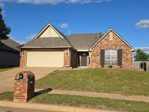 Photo of 11527 S 105th Avenue, Bixby, OK 74008 (MLS # 2617214)