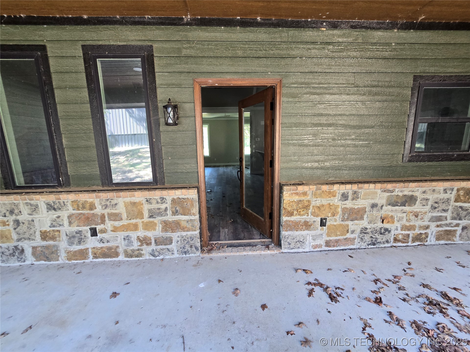 1409 Woodland Circle