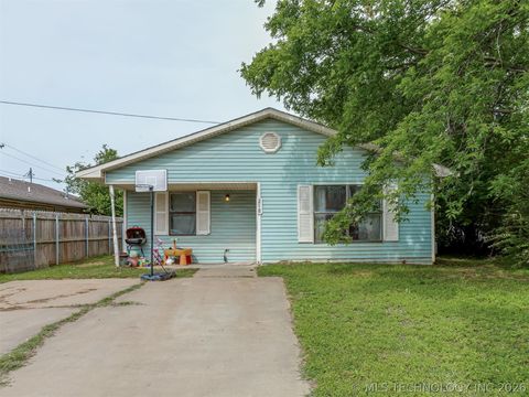 Photo of 218 S 3rd Avenue, Stroud, OK 74079 (MLS # 2615756)