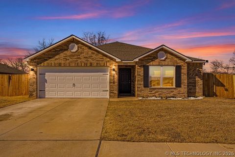 Photo of 15930 S 74th EastAvenue, Bixby, OK 74008 (MLS # 2622534)