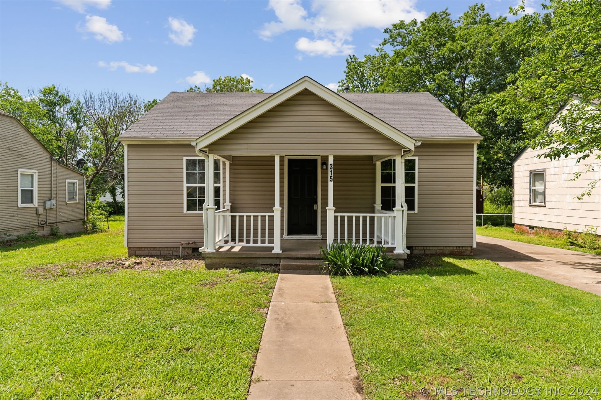 View Claremore, OK 74017 house
