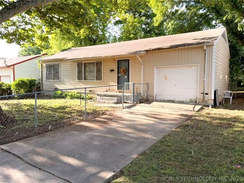 Photo of 282 E 52nd Place N, Tulsa, OK 74126 (MLS # 2616658)